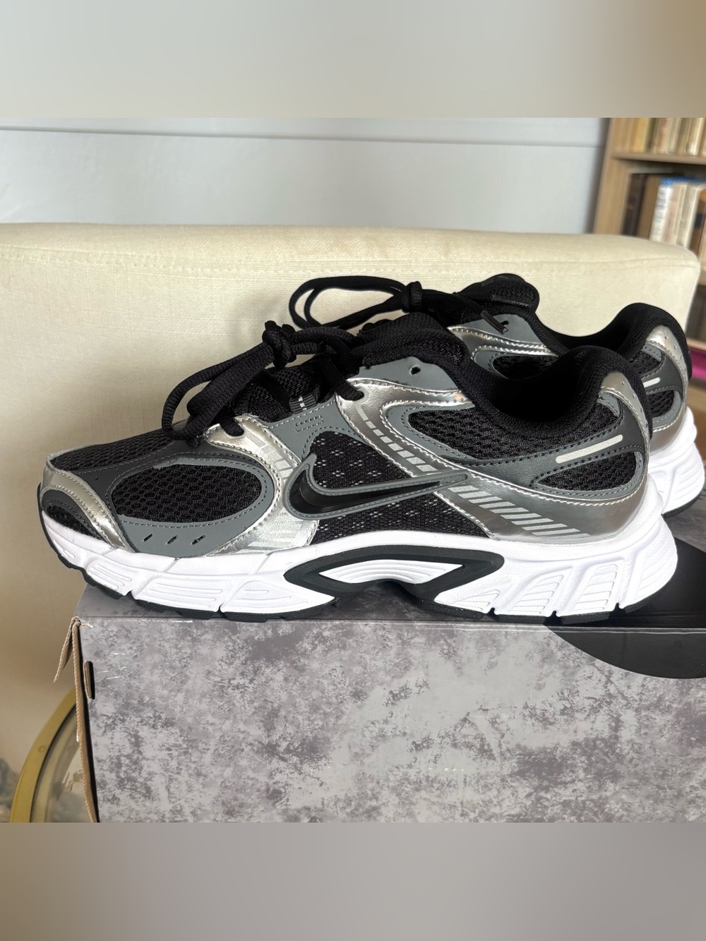 Nike V5 RNR Black Anthracite Smoke Grey Mens Size 8 Retro Tech Runner HJ5228-004